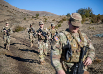 KFOR-i amerikan në terren: Kështu ndihmohet në ruajtjen e një ambienti të sigurt
