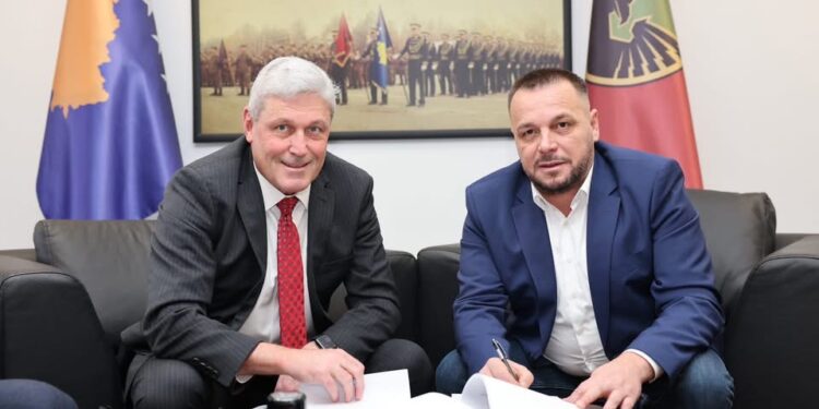 Ejup Maqedonci njofton blerjen e sistemeve moderne ushtarake nga SHBA