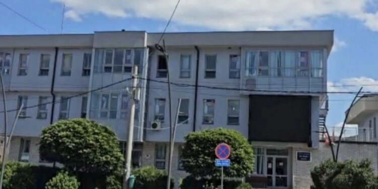 Serbia hap konkurs për punësime në institucionet paralele serbe në Kosovë