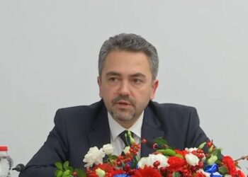 Radoniqi: Probleme të përkohshme me energjinë elektrike në disa qendra votimi, deri në orën 15:00 kanë votuar 28.65% e qytetarëve