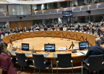 BE miraton rregulla të reja për azilin: më shumë riatdhesime, mekanizëm solidariteti dhe listë të përbashkët të vendeve të sigurta