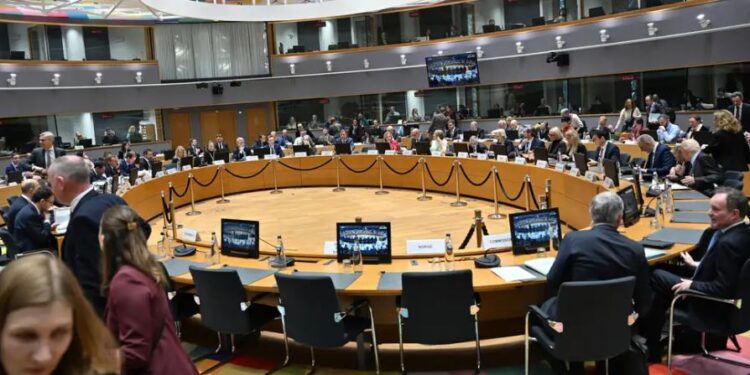 BE miraton rregulla të reja për azilin: më shumë riatdhesime, mekanizëm solidariteti dhe listë të përbashkët të vendeve të sigurta