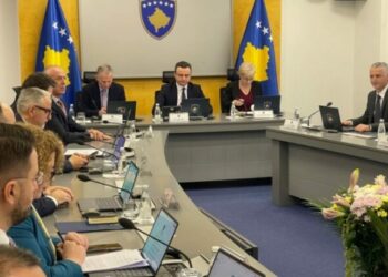 Qeveria në detyrë mirëpret heqjen e masave të BE-së dhe miraton disa vendime të rëndësishme