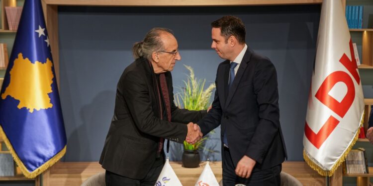 LDK zgjeron frontin parazgjedhor: Abdixhiku nënshkruan marrëveshje me AKR-në dhe Partinë e Drejtësisë