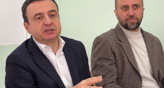 Kurti: Gjatë këtij mandati u punësuan 422 asistentë për nxënësit me nevoja të veçanta