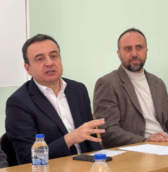 Kurti: Gjatë këtij mandati u punësuan 422 asistentë për nxënësit me nevoja të veçanta