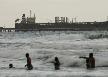 Vazhdon lufta ndaj “Flotës së Errët”: SHBA sekuestron cisternat e naftës së Venezuelës