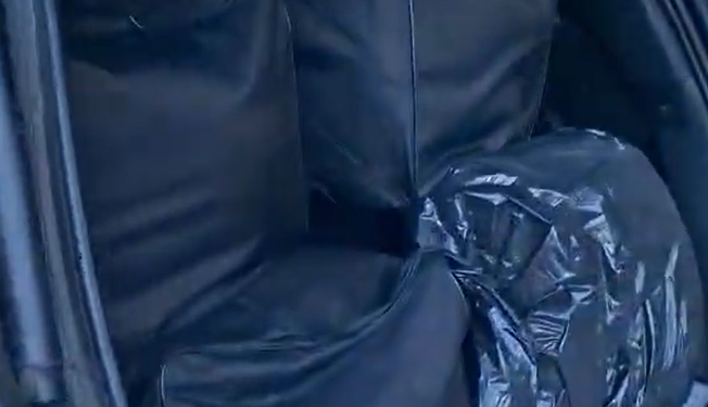 Kapet 215 kg marijuanë në Janinë — 23-vjeçarja shqiptare përplaset me policinë, djali 2-vjeçar brenda makinës së drogës