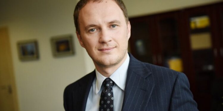 Selimi: Kurti më i qetë gjatë fushatës, me gjasë e ka kuptuar që bërtimat s’janë strategji fituese