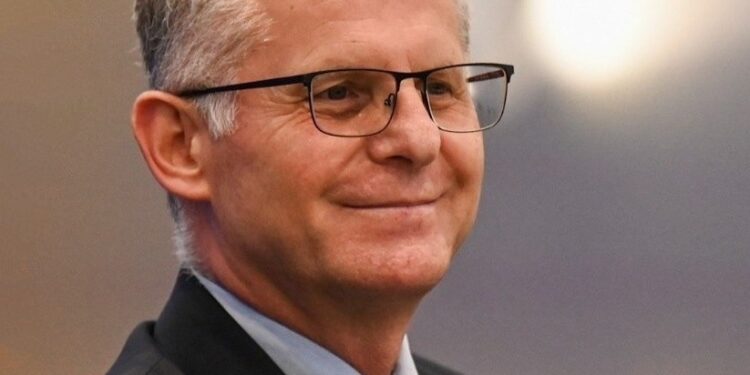 Bislimi: BE zhbllokon fondet, presim heqjen totale të masave