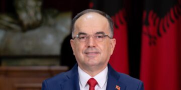 Presidenti Begaj: “Dhjetori ’90 hapi rrugën e Shqipërisë europiane”