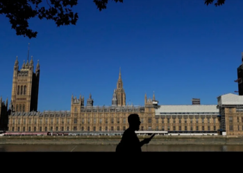 Britania nis hetim të madh për ndërhyrje të huaj në politikë pas skandalit të ryshfetit me Rusinë