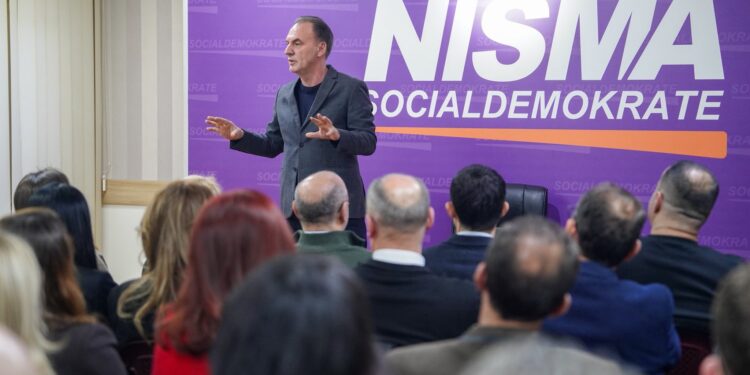 Fatmir Limaj prezanton listën e Nismës: “110 njerëz të ndershëm, profesionistë dhe atdhetarë – bashkë e çojmë zërin në Kuvend”