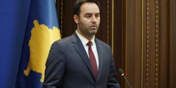 Shkrimi famëkeq anti-UÇK: Konjufca nuk e arsyeton Bashën: “Bashkëautori, kur s’pajtohet, e përmirëson”