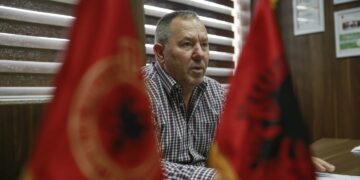“Qeveri e turpit”, Gucati në varrimin e babait të Calit: Dhashtë Zoti të mos vijë më në pushtet