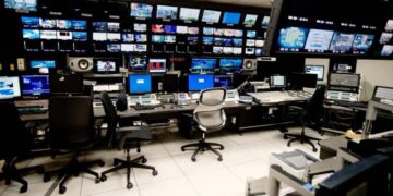 Shqiptarët nuk i besojnë më televizioneve