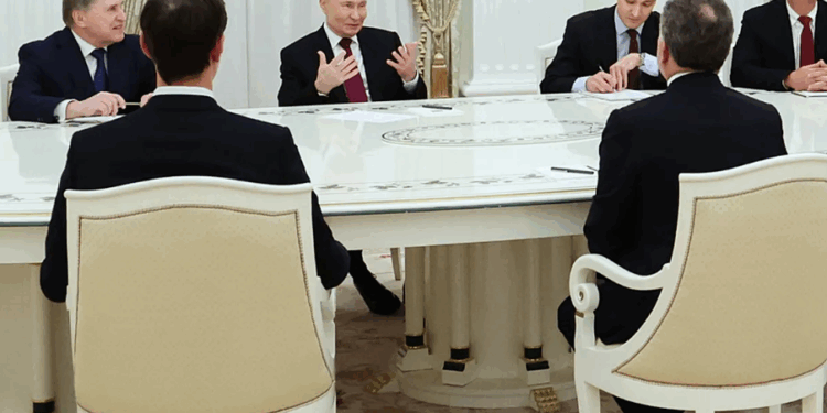 Kremlini: Pa kompromis territorial s’ka paqe – Putin akuzon BE-në për sabotim, SHBA-ja sheh “përparim të kujdesshëm”