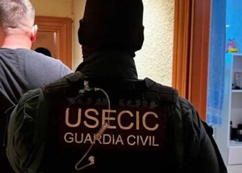 Goditet banda shqiptare në Spanjë: 210 mijë € energji e vjedhur për “shtëpitë e barit”, 9 të arrestuar