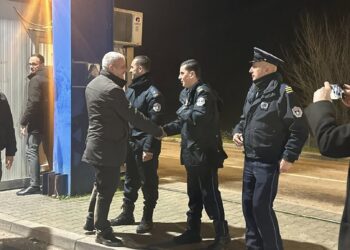 Sveçla viziton pikën kufitare Dheu i Bardhë: Institucionet gati për fluksin e mërgatës