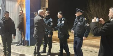 Sveçla viziton pikën kufitare Dheu i Bardhë: Institucionet gati për fluksin e mërgatës
