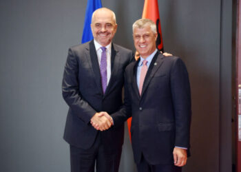 Rama niset drejt Hagës për ta vizituar Hashim Thaçin, kritikon sërish drejtësinë ndërkombëtare