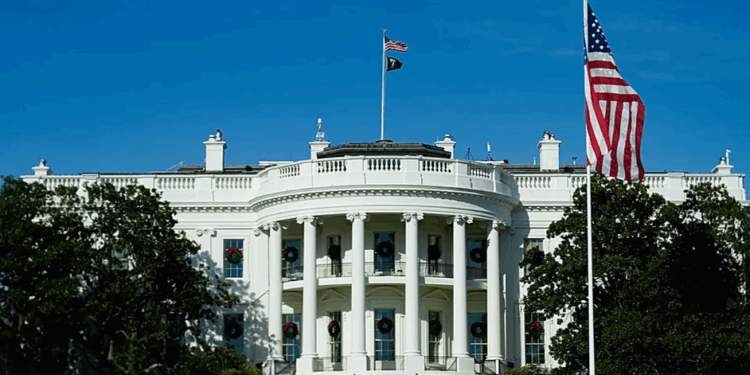 Shtëpia e Bardhë mbron sulmin e dytë amerikan në Karaibe, mes kritikave dypartiake në Kongres