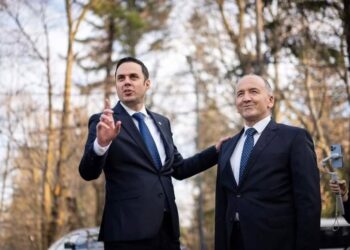 Çka po zihet në LDK: Gaz Muhaxheri e merr ‘nën sqetull’ Abdixhikun, kush janë kandidatët e tjerë për kryetar?