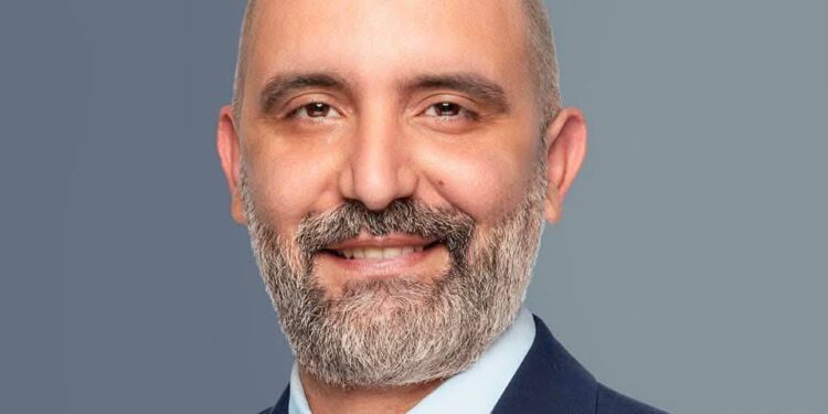 Artan Abrashi: Problemi nuk është NZZ, por deformimi i raportimit nga portalet në Kosovë