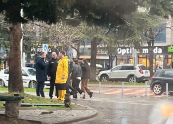 Kryetari i Mitrovicës del në terren për të monitoruar rrezikun e vërshimeve