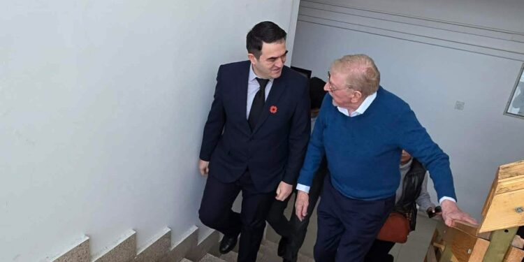 Kuvendi i Shtimes shpall Ambasadorin William Walker “Qytetar i Përjetshëm i Shtimes”