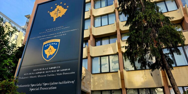 Arrestohet zyrtari i dyshuar për keqpërdorim në prokurim publik