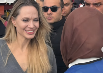 Angelina Jolie viziton kufirin në Rafah, bisedon me palestinezët