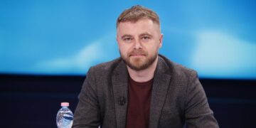 Paradokse cinike t’ni shoqnie t’lodhun