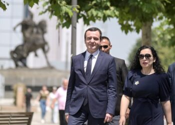 Vjosa Osmani i “kërcënoi” partitë politike, Albin Kurti s’ia garanton numrat për presidente