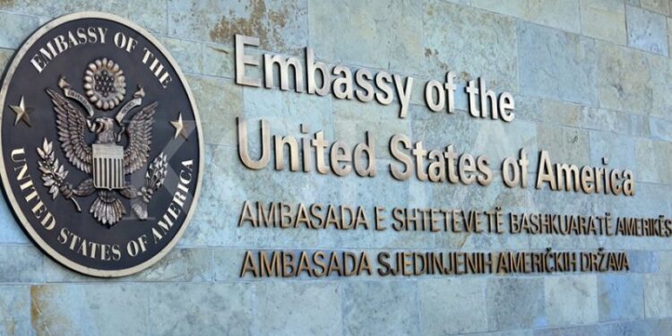 Ambasada Amerikane përgëzon Kosovën për anëtarësimin në Bordin e Paqes