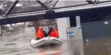 Shpëtohen pesë familje në Mitrovicë, ishin ngujuar nga vërshimet