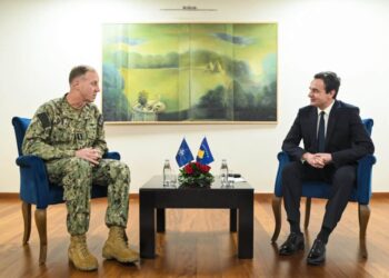 Albin Kurti takon komandantin e NATO-s në Napoli, konfirmon synimin e Kosovës për anëtarësim të plotë në Aleancë