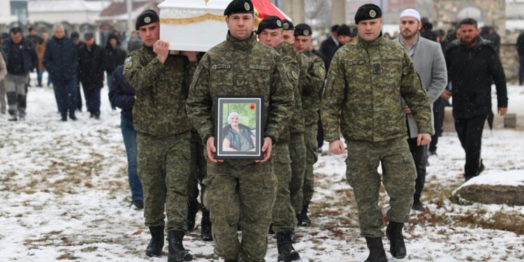 I jepet lamtumira e fundit nënës së dëshmorëve, Tahir e Agim Mazrekaj