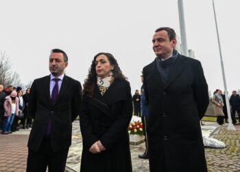 Vjosa Osmani nderon Jusuf e Bardhosh Gërvallën dhe Kadri Zekën: 17 janari, ditë dhimbjeje dhe krenarie kombëtare