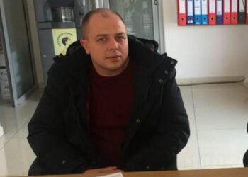 Jeton Buquku transferohet në QKUK pasi u qëllua me dy plumba në Pejë