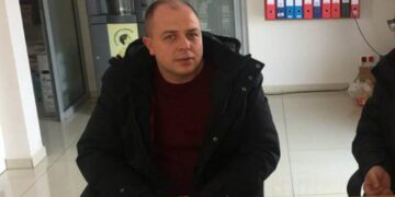 Jeton Buquku transferohet në QKUK pasi u qëllua me dy plumba në Pejë