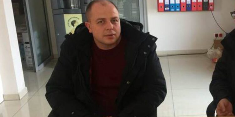 Jeton Buquku transferohet në QKUK pasi u qëllua me dy plumba në Pejë