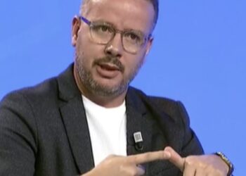 Shpërthen Kajtazi: Pa u larguar PDK, LDK e AAK, Kurti nuk rrëzohet – autokratët bien vetëm me protesta