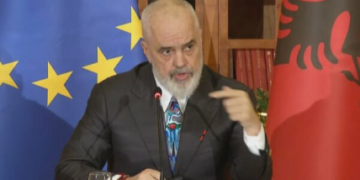 Moti i keq, Rama ironizon: Çudi pse s’më fajësojnë mua edhe për përmbytjet në Itali e Greqi