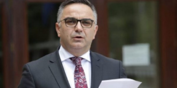 Tahiri reagon ndaj Qeverisë: Propaganda ju ka verbuar, i keni lënë qytetarët në mëshirë të fatit