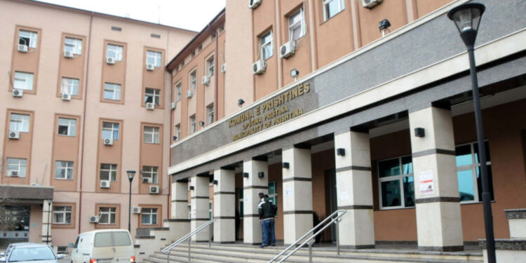 Arrestohen tre zyrtarë të Komunës së Prishtinës