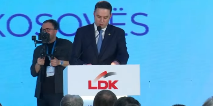Lumir Abdixhiku kalon votëbesimin, mbetet kryetar i LDK-së