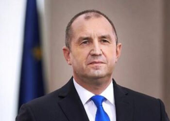 Dorëhiqet presidenti i Bullgarisë pas 9 vitesh në detyrë, Rumen Radev: “I pranoj gabimet e mia, demokracia duhet mbrojtur”