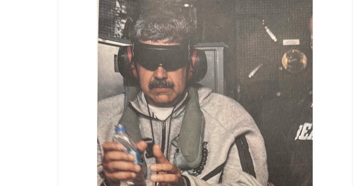 Duart e lidhura dhe sytë e mbuluar, Trump publikon fotografinë e parë të Maduro-s pas arrestimit