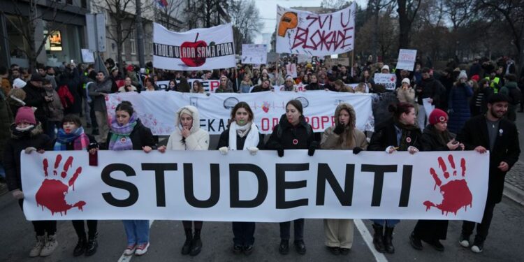 Studentet paralajmërojnë konkretizimin e lëvizjes dhe hyrjen në garë me listën e tyre për të sfiduar pushtetin e Vuçiqit.